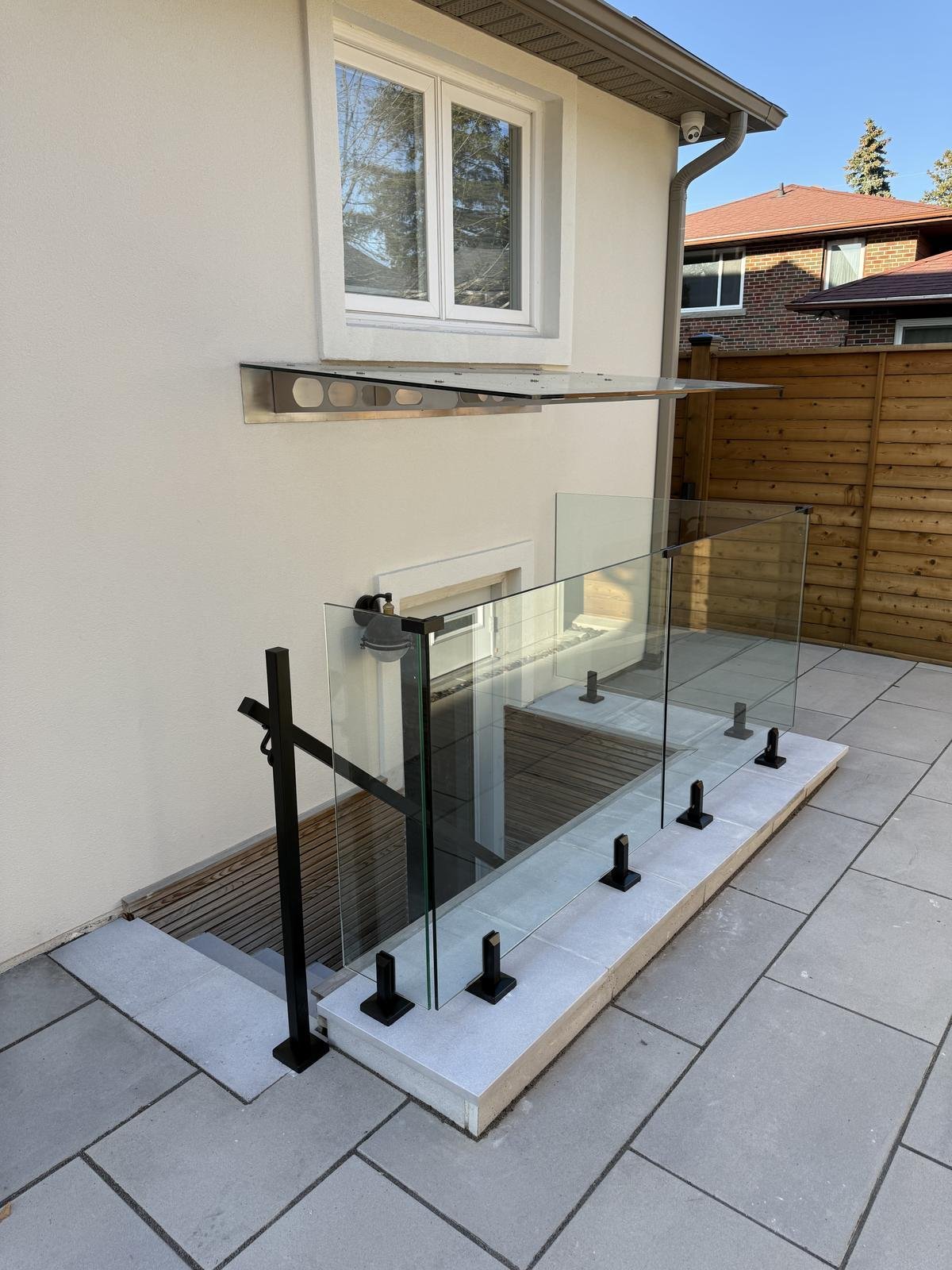 Glass railing